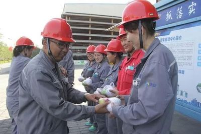 中泰民生 | 新疆中泰化学托克逊能化公司党委国庆佳节慰问一线员工