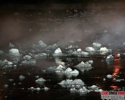 中华网论坛十周年--大货车载电石一路狂奔燃烧 火龙震撼目击者(图)【转】--网友影响中国--全国最大社区媒体